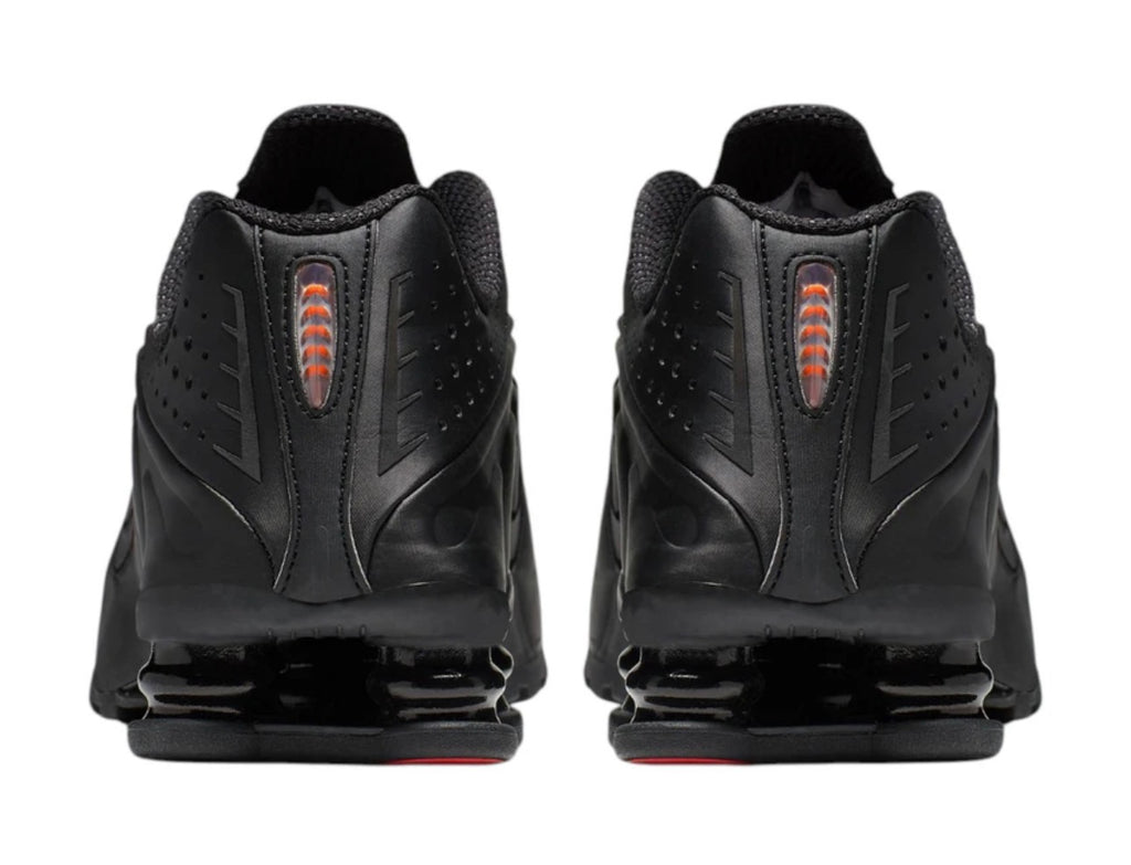 Nike Shox R4 "Triple Black"